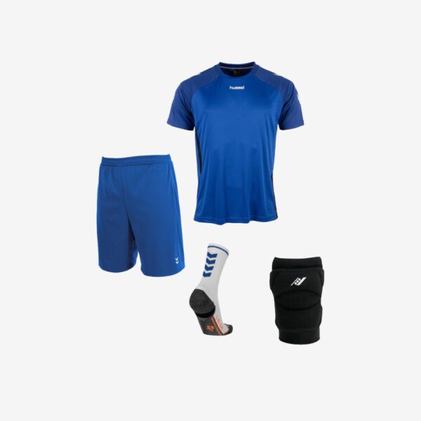 afbeelding kidspakket hv exito. blauw sportshirt, blauw sportbroek, sokken en een zwart kniebeschermer